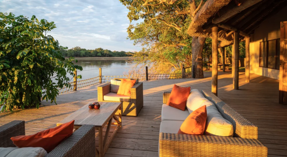 Exterior -Deck overlooking the river - Robins House